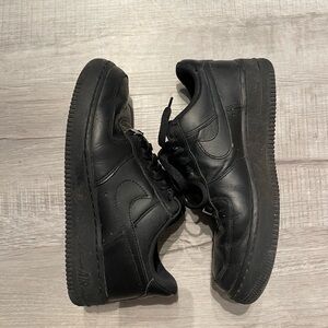 Black Air Force 1’s